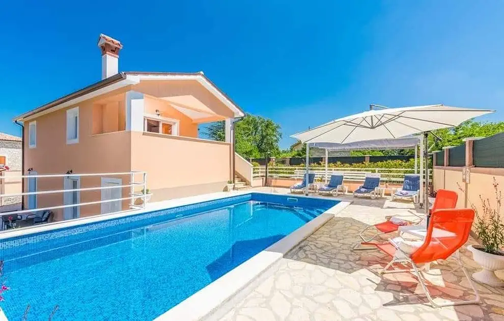 Ferienhaus in Nedescina mit Pool und haustiergeeignet 66130417 16008