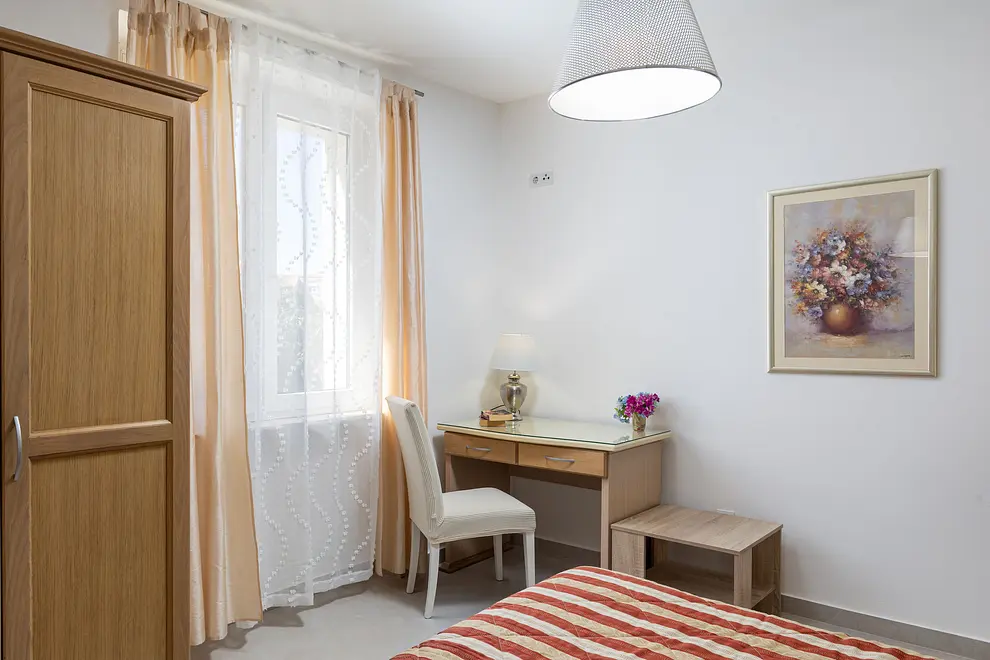 Schlafzimmer 4