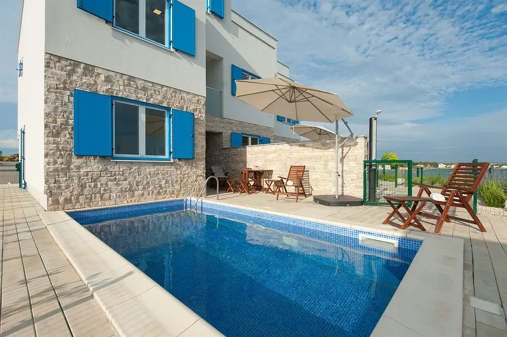 Ferienhaus in Nin mit Pool und haustiergeeignet 66125428 12172