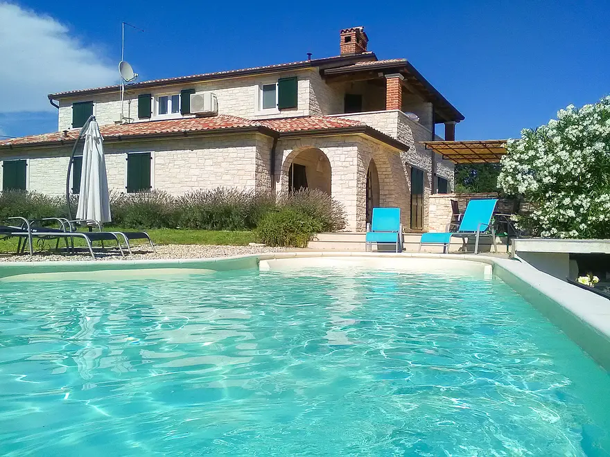 Ferienhaus in Novigrad in Dalmatien mit Pool und haustiergeeignet 66129195 15156