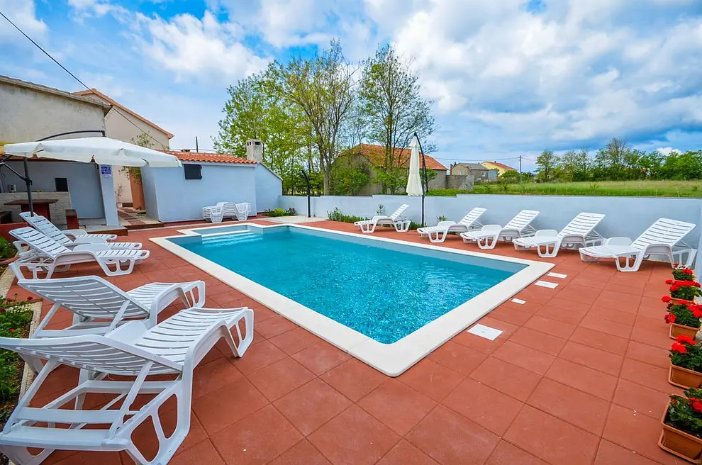 Ferienwohnung in Nin mit Pool und haustiergeeignet 66122596 10055