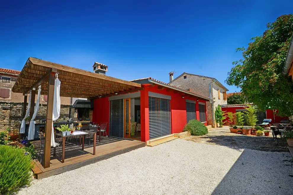 Ferienhaus in Tinjan mit Pool und haustiergeeignet 66123191 10525