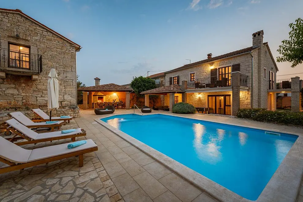 Ferienhaus in Tinjan mit Pool und haustiergeeignet 66123861 11063