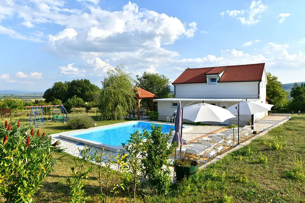 Ferienhaus in Hrvace mit Pool 66123049 10415