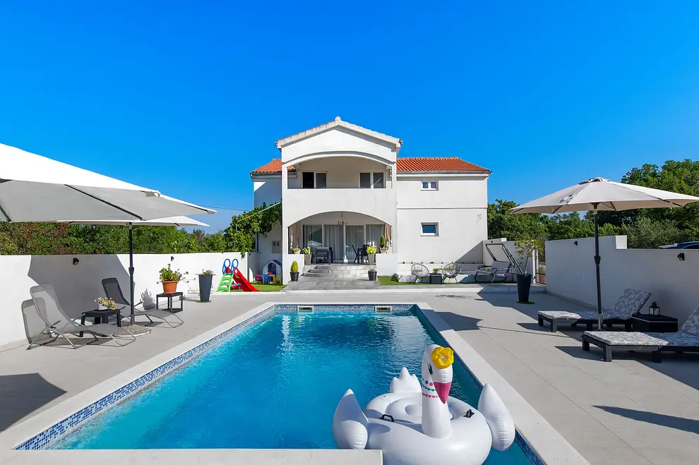 Ferienhaus in Sibenik mit Pool und haustiergeeignet 66138341 21365