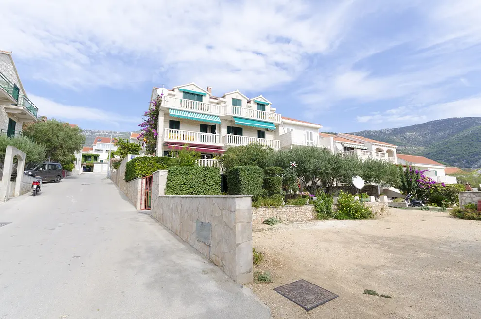 Ferienappartment in Bol  66120163 8221