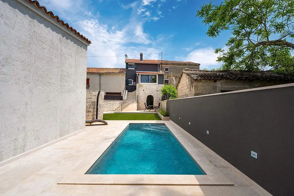 Ferienhaus in Tinjan mit Pool 66141676 23515