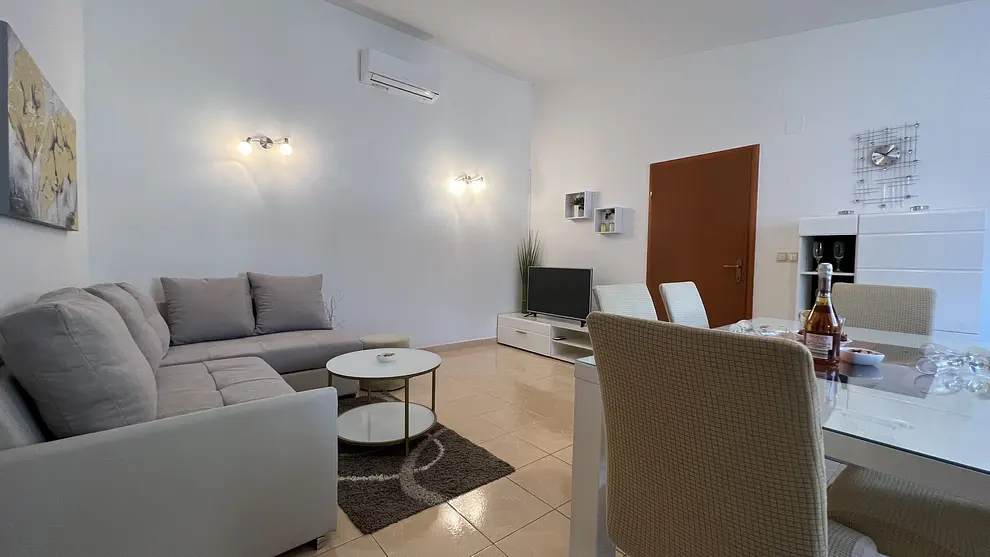Ferienwohnung in Vodice mit Pool und haustiergeeignet 66138927 21788