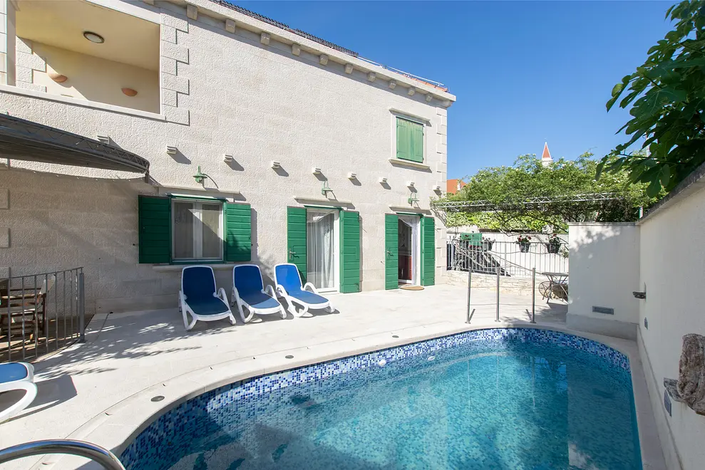Ferienhaus in Brac mit Pool und haustiergeeignet 66121210 9046